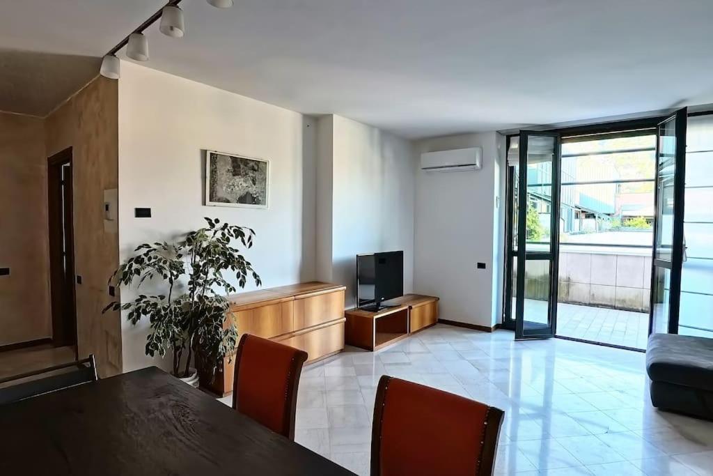 Appartamento Como Con Free Parking E Wifi Buitenkant foto
