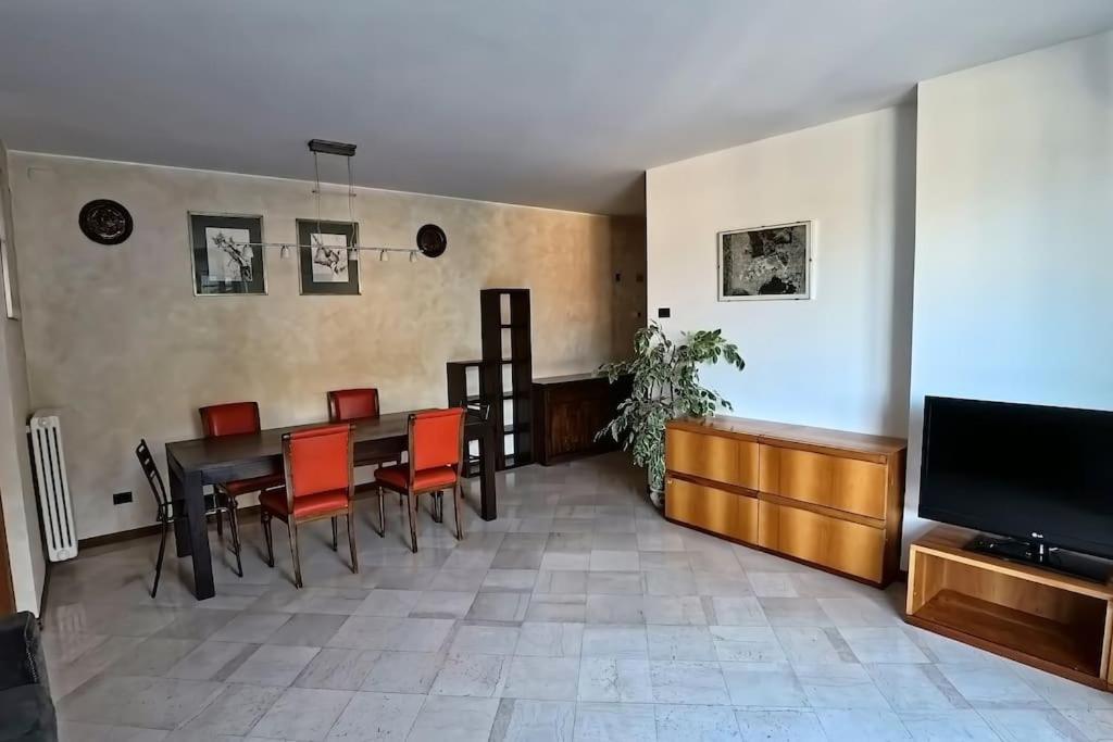 Appartamento Como Con Free Parking E Wifi Buitenkant foto